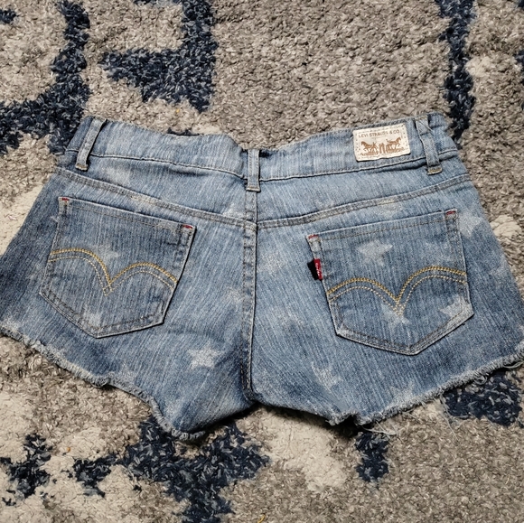 Junior's Levi's denim shorty shorts stars size juniors 1 - Picture 3 of 4